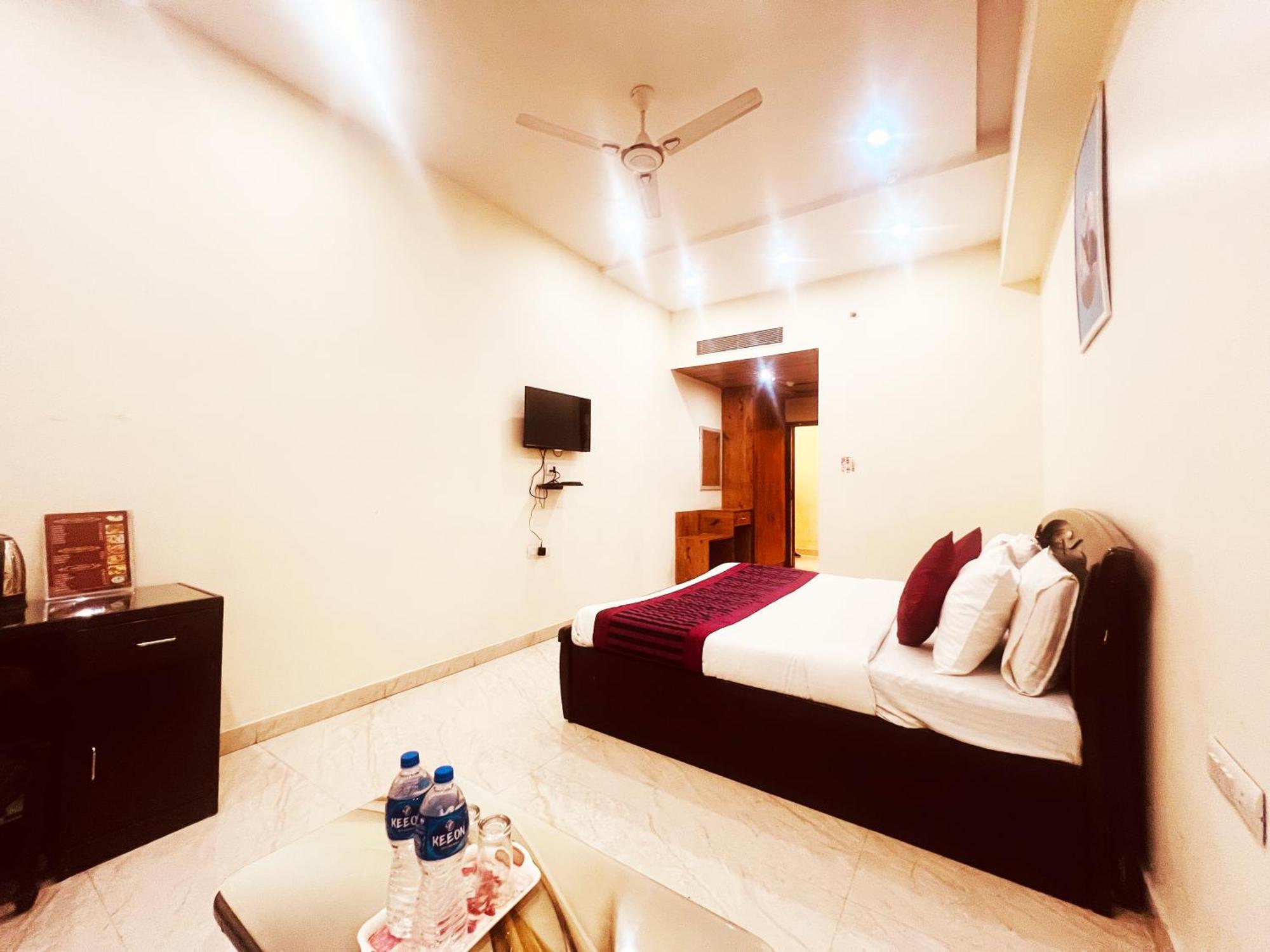 Hotel Lagoona And Banquet Hall New Delhi Eksteriør bilde